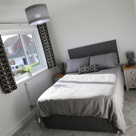 Modern, Two Double Bedroom House With Free Parking Chepstow Εξωτερικό φωτογραφία