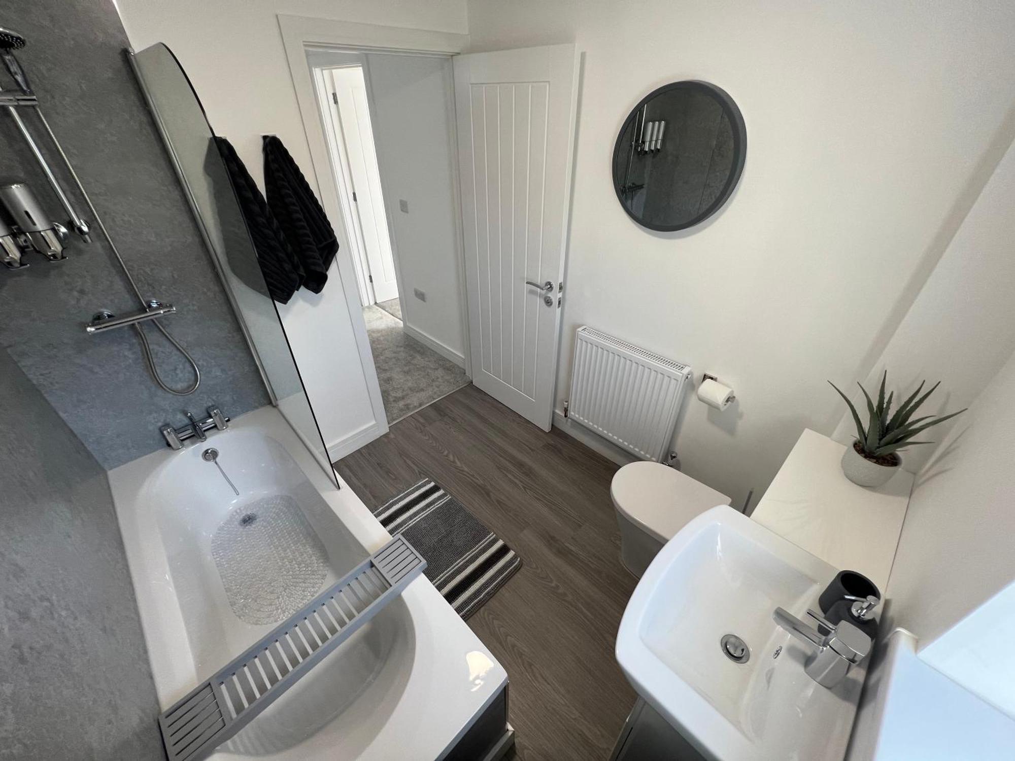 Modern, Two Double Bedroom House With Free Parking Chepstow Εξωτερικό φωτογραφία